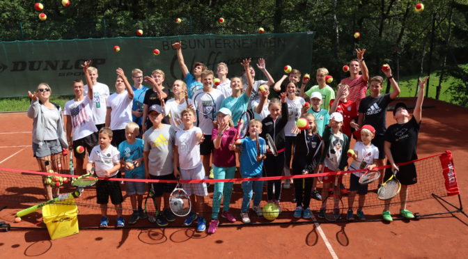 Erfolgreiches Tenniscamp mit 28 Kindern und Jugendlichen